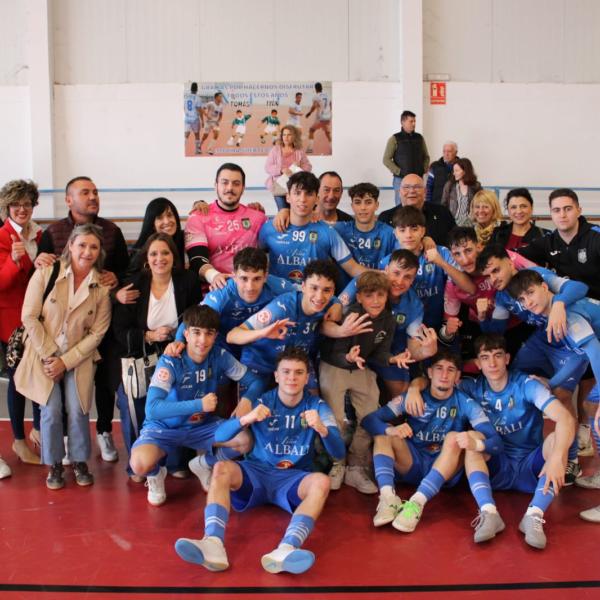 RESUMEN DE LA JORNADA EN LA BASE AZULONA: EL VALDEPEAS B ACABA DE LA MEJOR FORMA