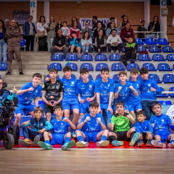 RESUMEN DE LA JORNADA EN LA BASE AZULONA: EL VALDEPEAS B ACABA DE LA MEJOR FORMA