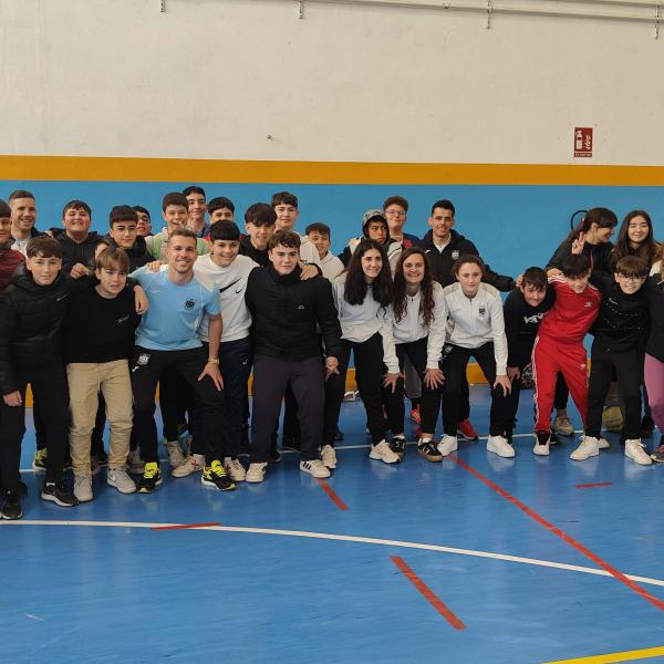 NOTICIA| EL VIA ALBALI VALDEPEAS VISIT EL IES FRANCISCO NIEVA
