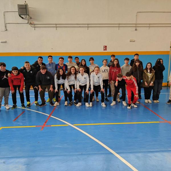 NOTICIA| EL VIA ALBALI VALDEPEAS VISIT EL IES FRANCISCO NIEVA