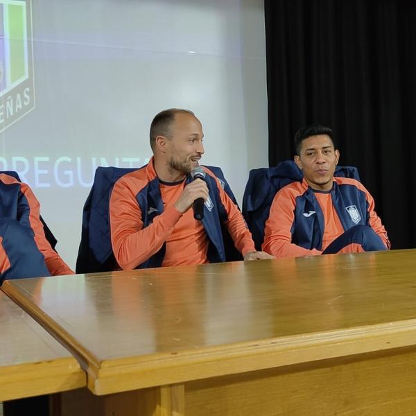 NOTICIA| EL VIA ALBALI VALDEPEAS VISIT EL IES BERNARDO DE BALBUENA