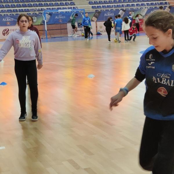 NOTICIA | MS DE 250 ESCOLARES DISFRUTARON CON EL VIA ALBALI VALDEPEAS 