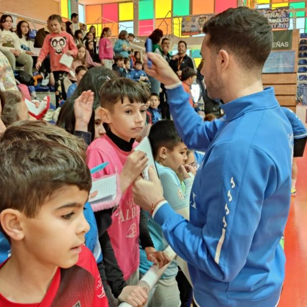 NOTICIA | MS DE 250 ESCOLARES DISFRUTARON CON EL VIA ALBALI VALDEPEAS 