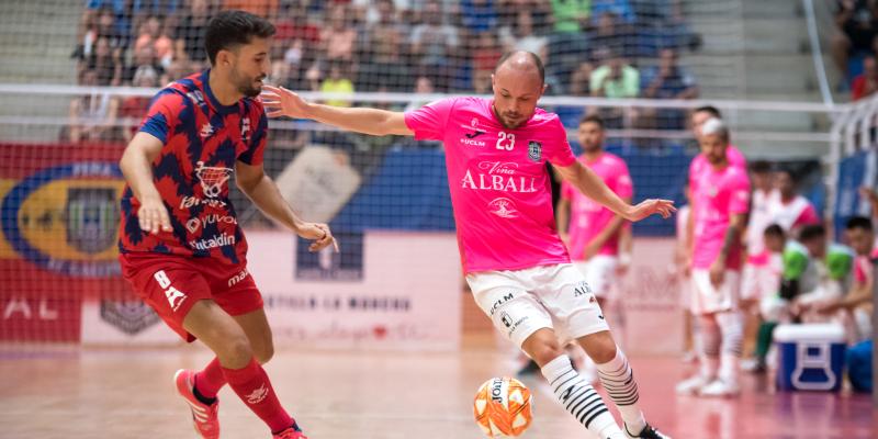 El Viña Albali Valdepeñas se lleva su trofeo