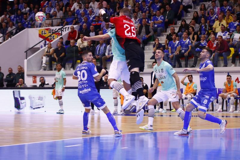 4-3| EL VIA ALBALI VALDEPEAS REACCION TARDE EN MANZANARES