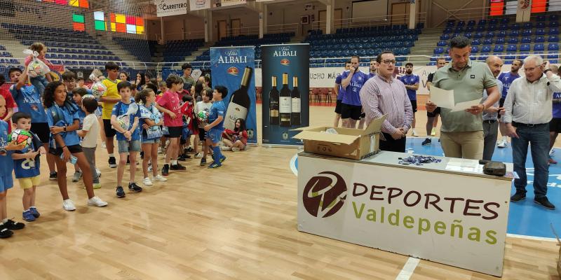 NOTICIA| EL VIA ALBALI VALDEPEAS DESPIDI LA TEMPORADA CON SU AFICIN