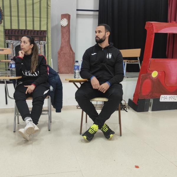 NOTICIA| EL VIA ALBALI VALDEPEAS, PRESENTE EN EL IES FRANCISCO NIEVA