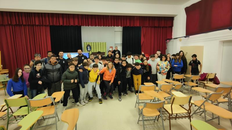 NOTICIA| EL VIA ALBALI VALDEPEAS, PRESENTE EN EL IES FRANCISCO NIEVA